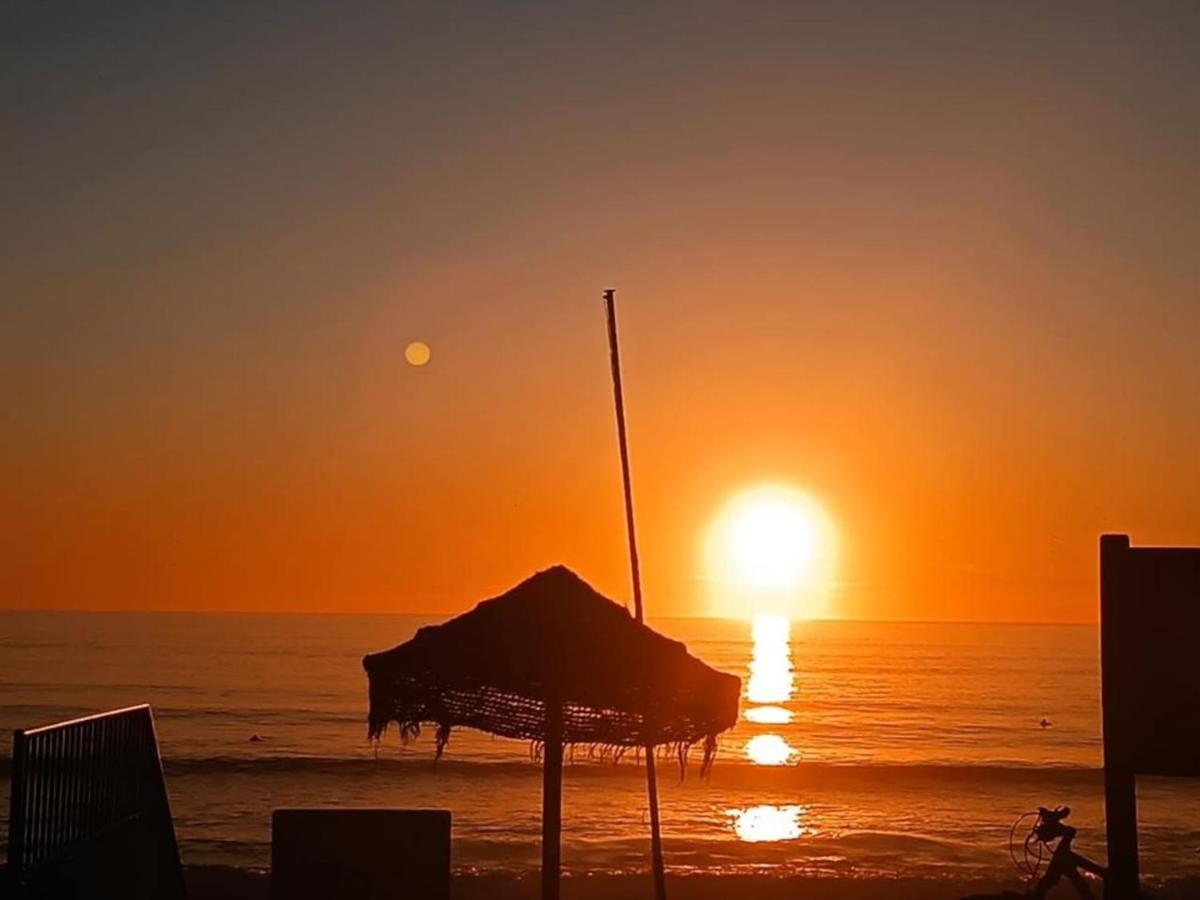 The Beach Place Costa da Caparica Exterior photo